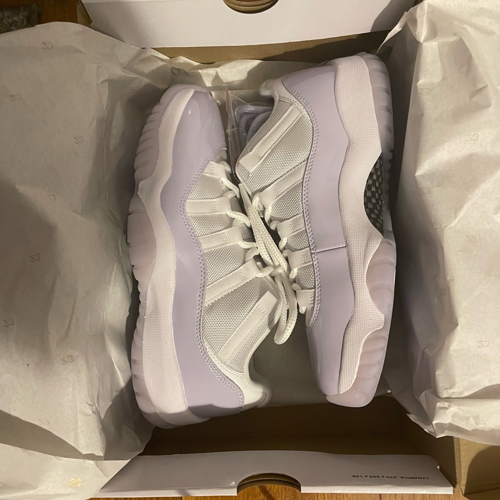 Jordan Retro Pure Violet